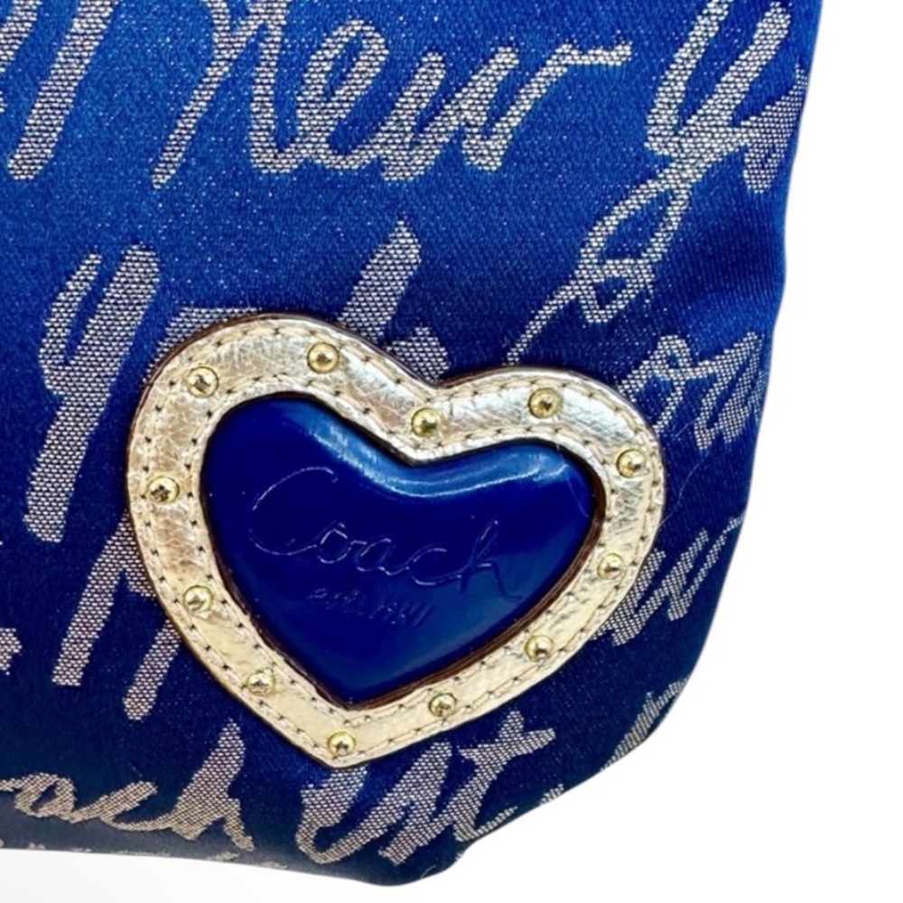 ⭐️💲SOLD💲⭐️ Y2K Coach Crossbody 3D HEART New York Signature Script - Picture 8 of 16